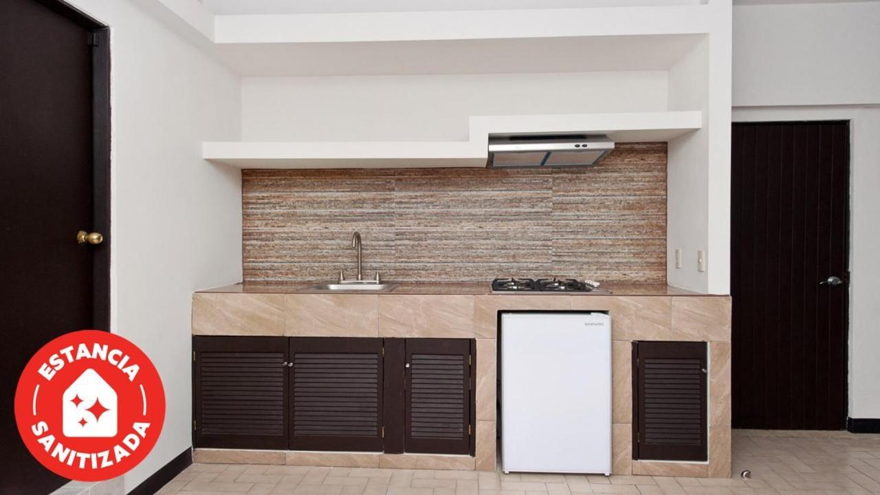 Econosuites Monterrey Exterior photo